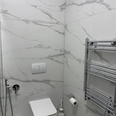 Near And Air Albania Stadium Apartament *